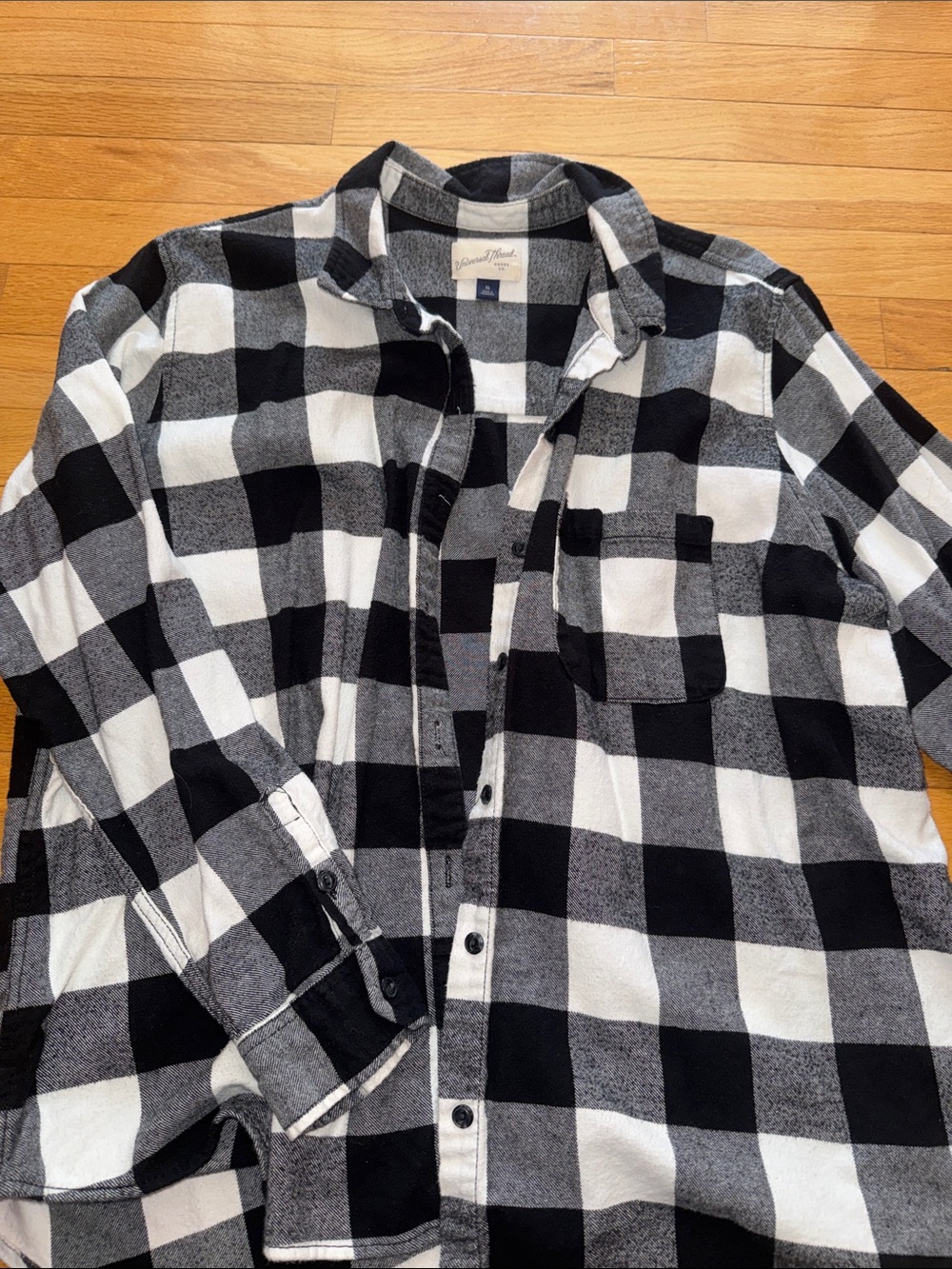 Universal Thread Black and White Buffalo Plaid Button-Down Shirt